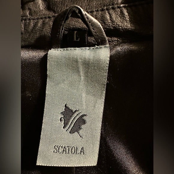 Scatola Leather jacket size L but runs more like a Medium black leather jacket - Picture 12 of 15